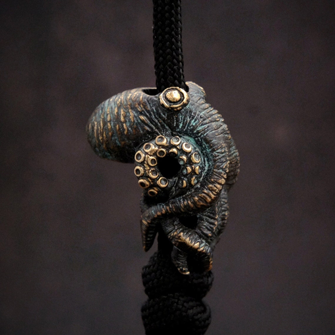 Ośmiornica mosiężny nóż korali – Paracord Survival Bracelet recenzja i cena